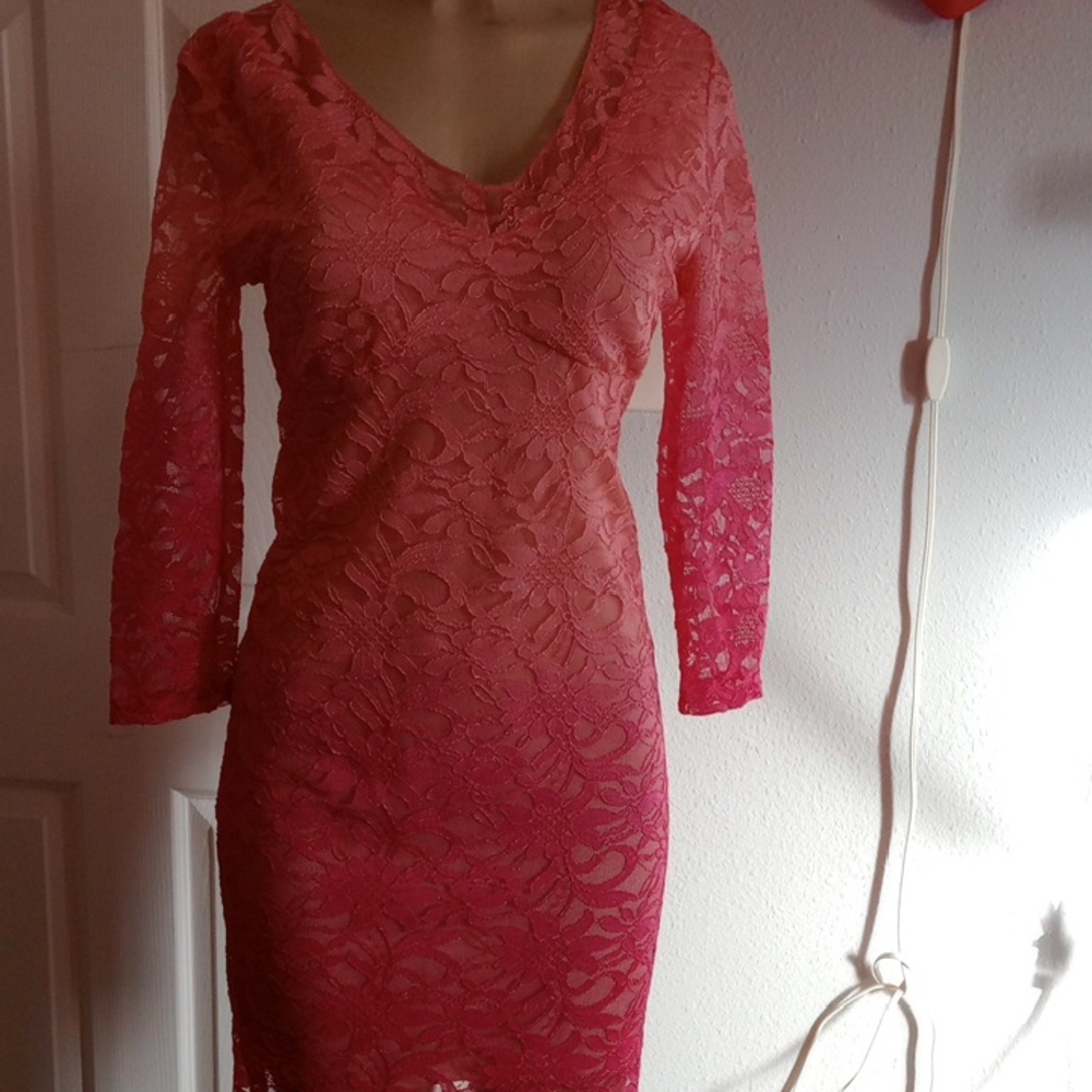 Women's Lace V-Neck Sheath Dress in Coral Pink